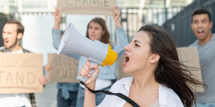 Служителите ви са готови дори на стачка за увеличение на заплатите: как да реагирате? 1 Служителите ви са готови дори на стачка за увеличение на заплатите: как да реагирате?