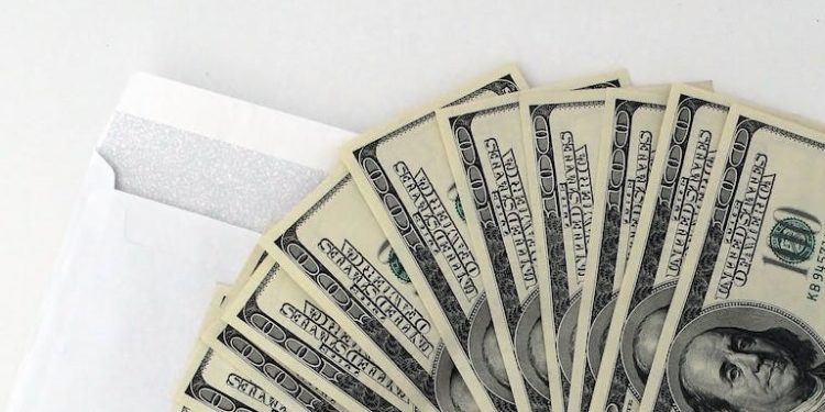 Средната заплата на час ще достигне 11 долара 1 Националната заплата за издръжка на живот ще достигне 11 долара: Какво трябва да направи HR сега?