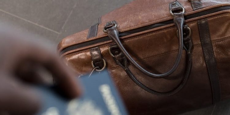 В Обединеното кралство поскъпват процедурите за наемането на емигранти на работа 1 Повишаването на цените на визите засяга работодателите