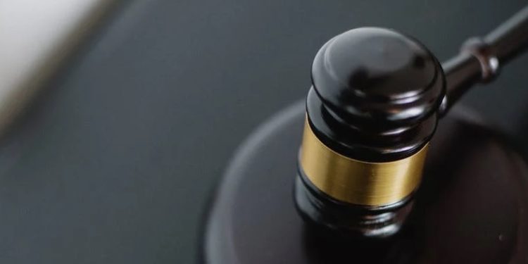 Върховният съд на САЩ с решение, засягащо незаконно удържаните суми от възнаграждението за отпуск 1 Решението на Върховния съд относно заплащането на отпуските улеснява служителите при възстановяване на недостатъчно изплатени суми