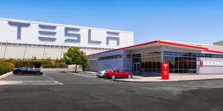 Служители на Tesla се присъединяват към профсъюза IG Metall поради опасения, свързани с работата 1 Служители на Tesla се присъединяват към профсъюза IG Metall поради опасения, свързани с работата