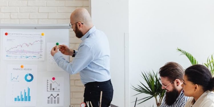 Ролята на човешките ресурси в оценките на изпълнението 1 Ролята на човешките ресурси в оценките на изпълнението