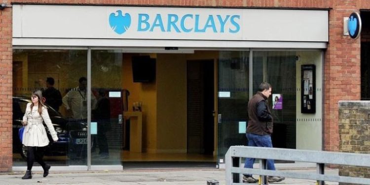 Barclays съкращава 5 000 работни места през 2023 г. като част от плана за намаляване на разходите 1 Barclays съкращава 5 000 работни места през 2023 г. като част от плана за намаляване на разходите