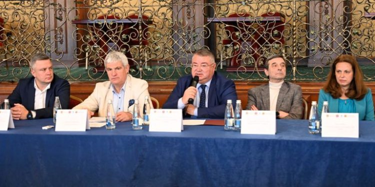 МТСП предлага мерки за кариерна подкрепа на работници от въгледобива 1 МТСП предлага мерки за кариерна подкрепа на работници от въгледобива
