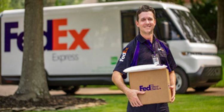 В кой отдел и по каква причина FedEx съкращава между 1 700 и 2 000 работни места? 1 В кой отдел и по каква причина FedEx съкращава между 1 700 и 2 000 работни места?