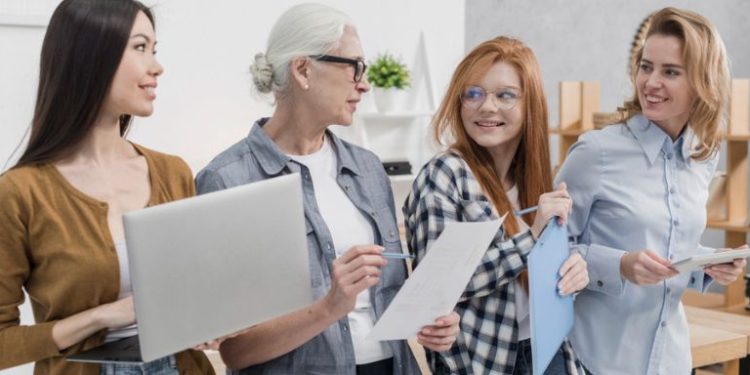 Общуването с колеги: бонус към израстването в кариерата за всяко поколение 1 Общуването с колеги: бонус към израстването в кариерата за всяко поколение